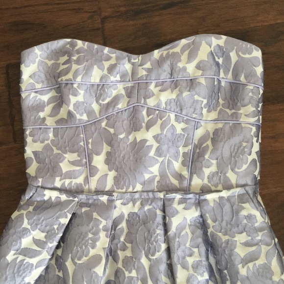 Beautiful strapless dress! Size 2. Beautiful for spring or summer. - Picture 2 of 3